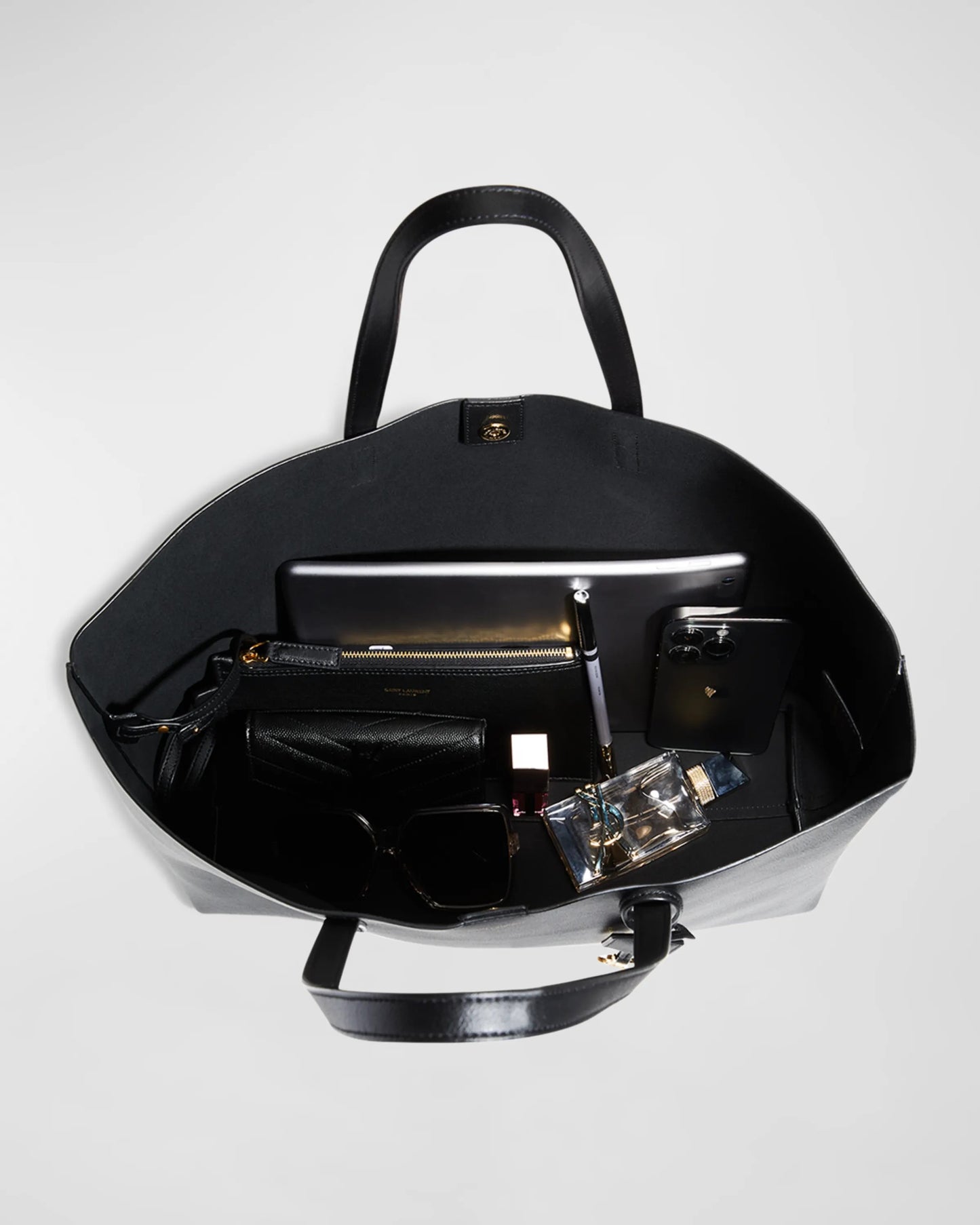Shopping Bag East-West Tote in Smooth Leather Black